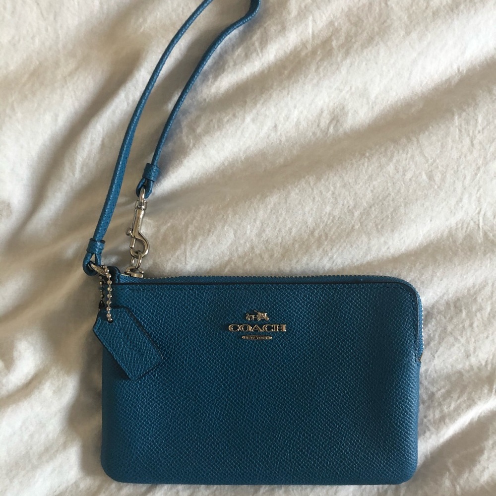 EUC Coach Leather Wristlet